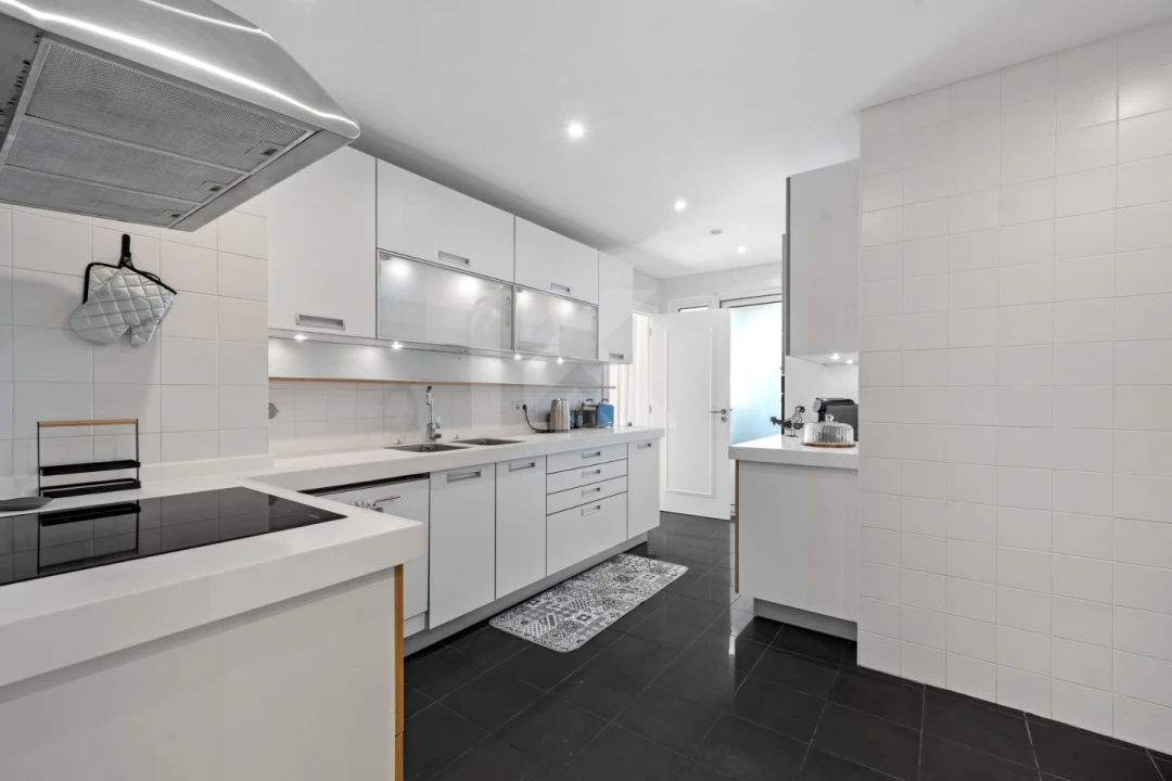 Apartamento T3 para Arrendamento em São Martinho Foto 17