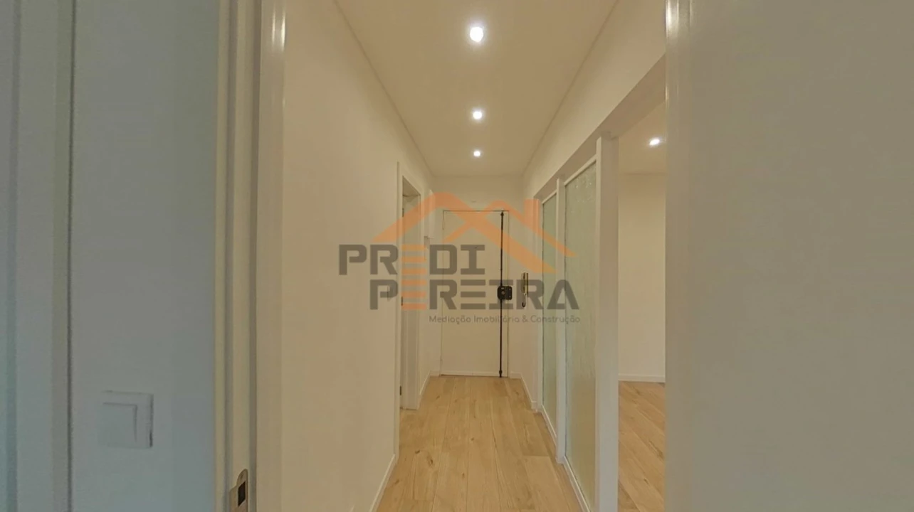 Apartamento T1 para Arrendamento em Loures Foto 4