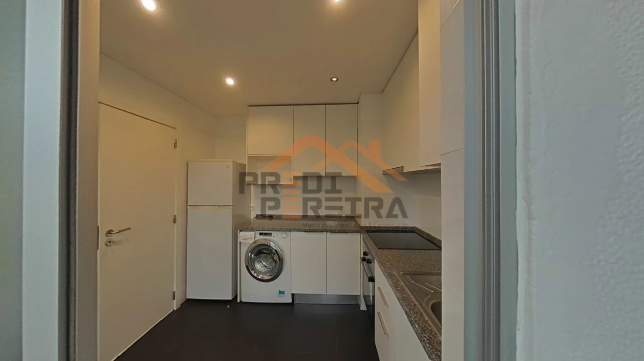 Apartamento T1 para Arrendamento em Loures Foto 6