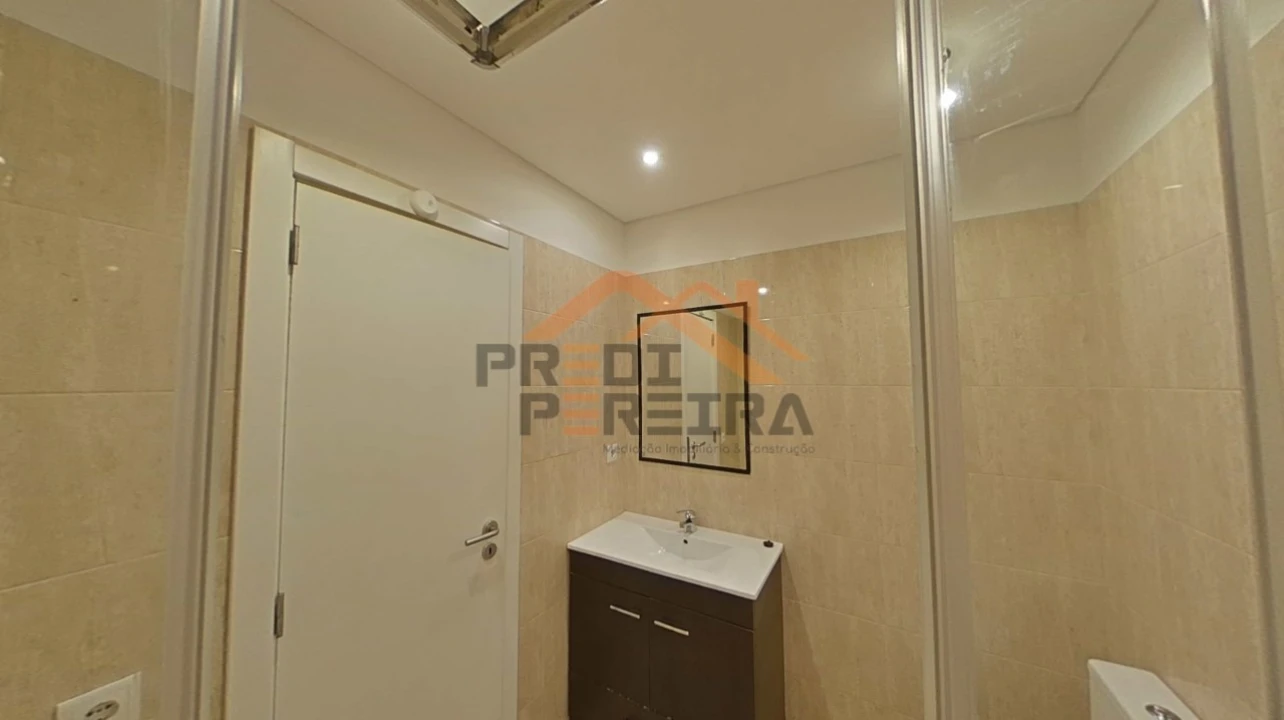 Apartamento T1 para Arrendamento em Loures Foto 13