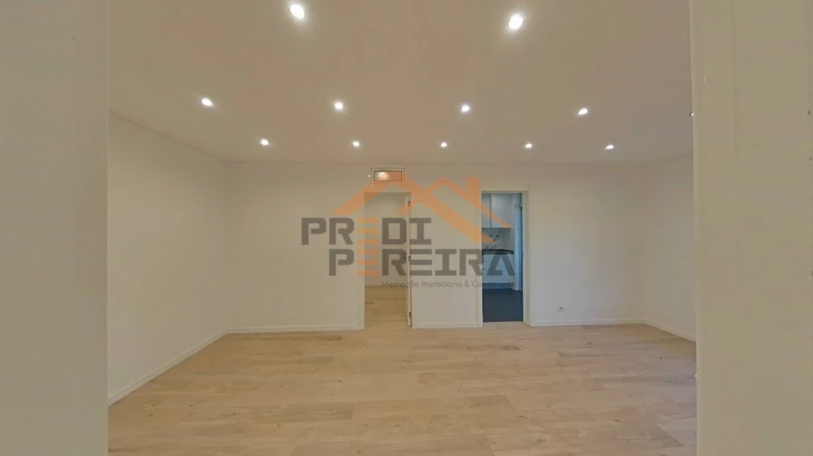 Apartamento T1 para Arrendamento em Loures Foto 3