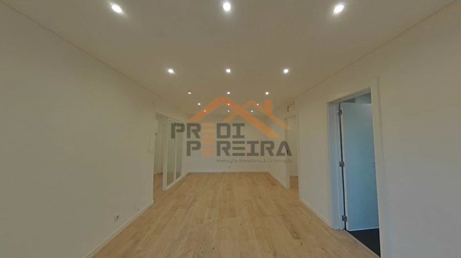 Apartamento T1 para Arrendamento em Loures Foto 2