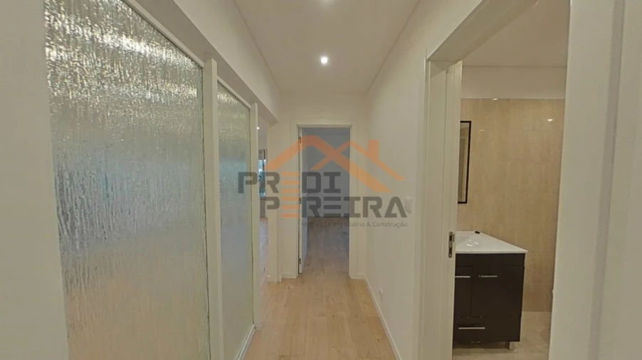 Apartamento T1 para Arrendamento em Loures Foto 5