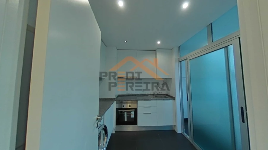 Apartamento T1 para Arrendamento em Loures Foto 8