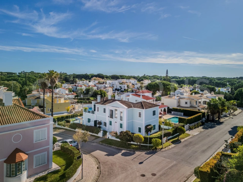 Moradia T4 para Venda em Quarteira Foto 27