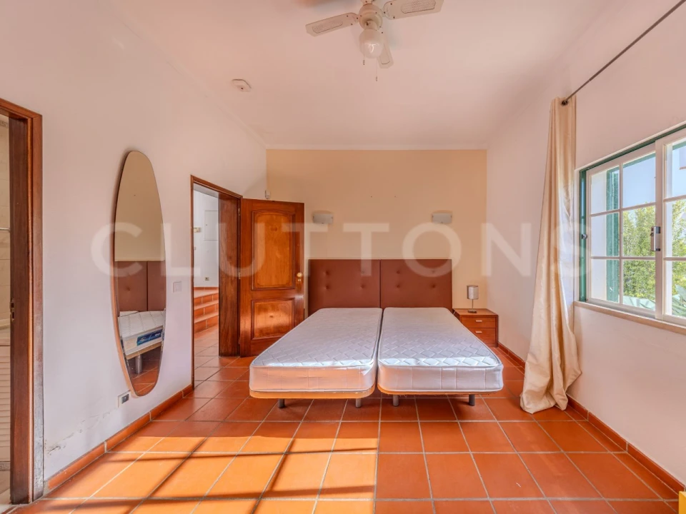 Moradia T4 para Venda em Quarteira Foto 17