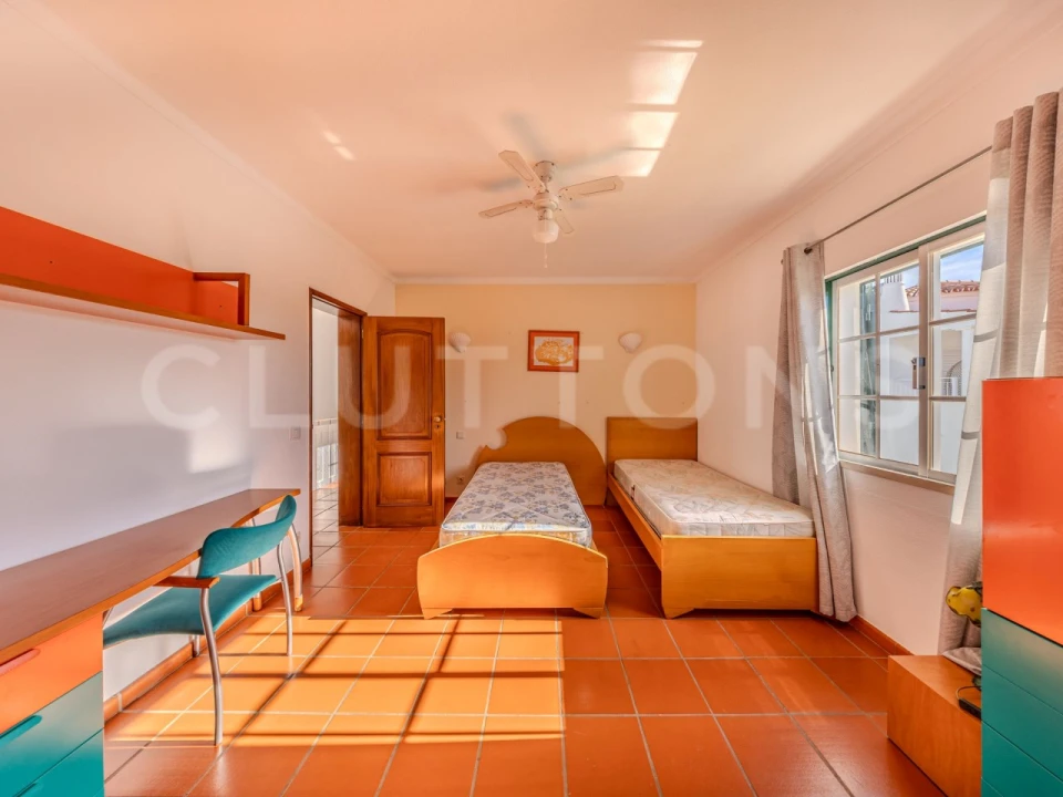 Moradia T4 para Venda em Quarteira Foto 19