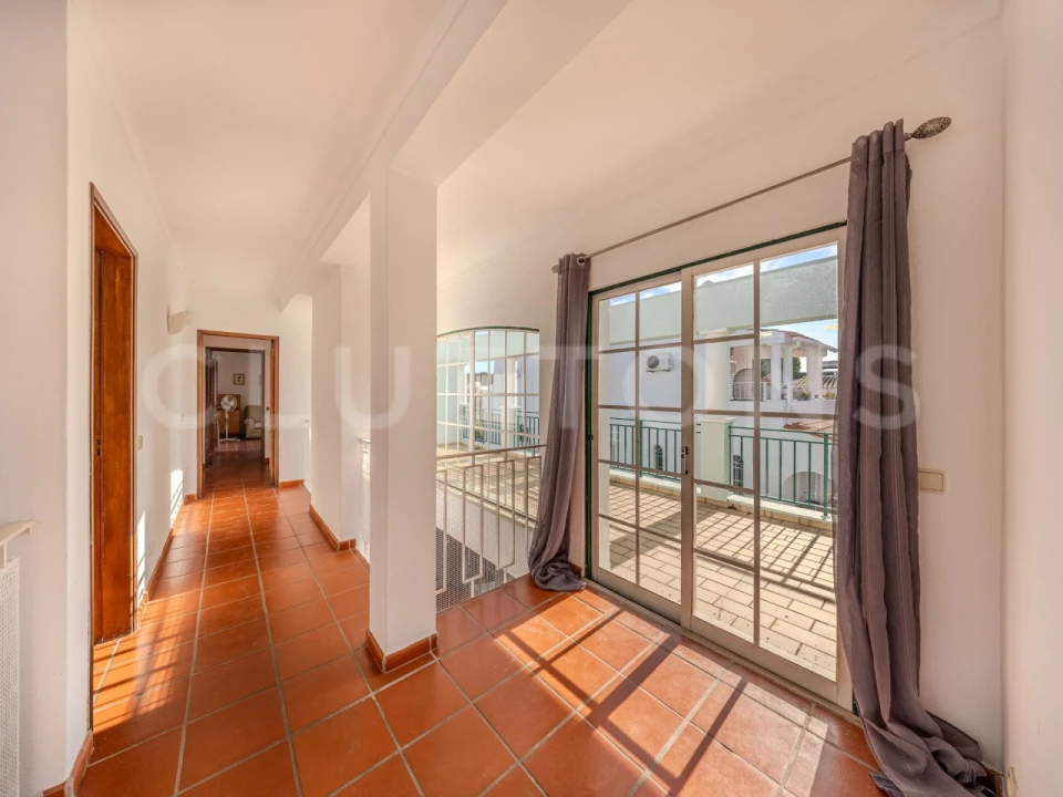 Moradia T4 para Venda em Quarteira Foto 21