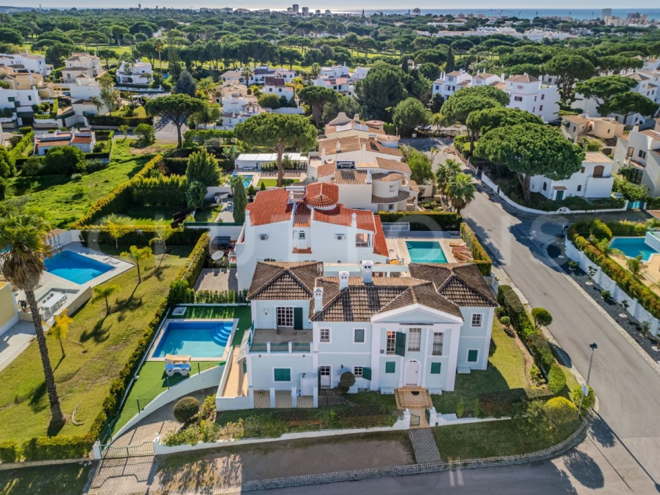 Moradia T4 para Venda em Quarteira Foto 26