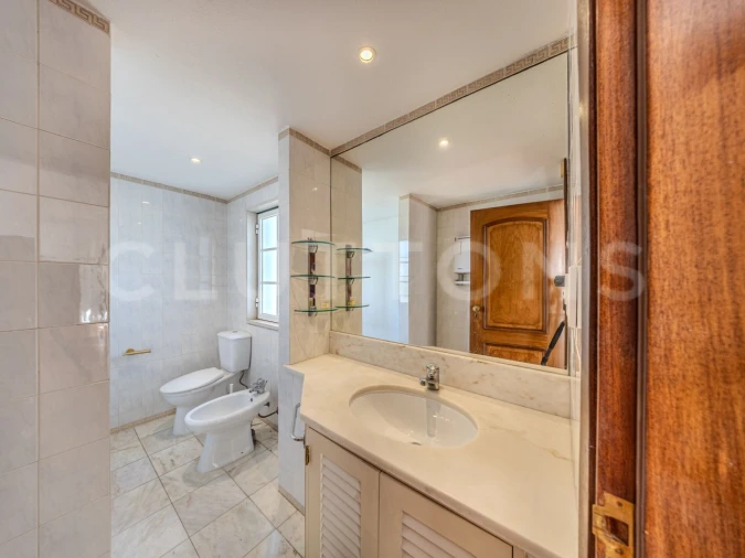 Moradia T4 para Venda em Quarteira Foto 18