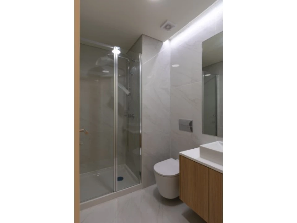 Apartamento T2 para Venda em Pontinha e Famões Foto 10