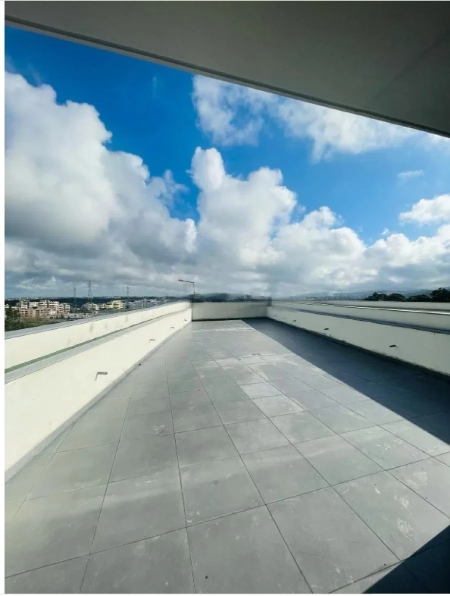 Apartamento T2 para Venda em Pontinha e Famões Foto 14