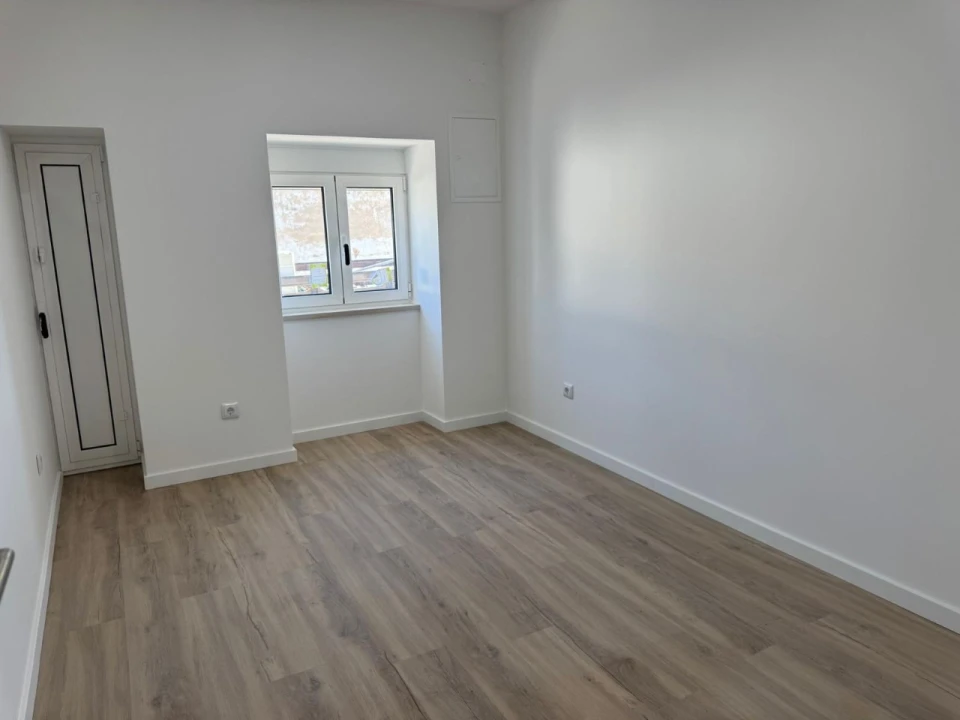 Moradia T2 para Venda em Carapinheira Foto 5