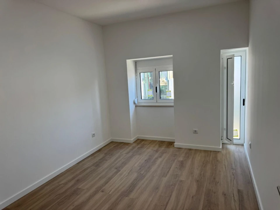 Moradia T2 para Venda em Carapinheira Foto 9