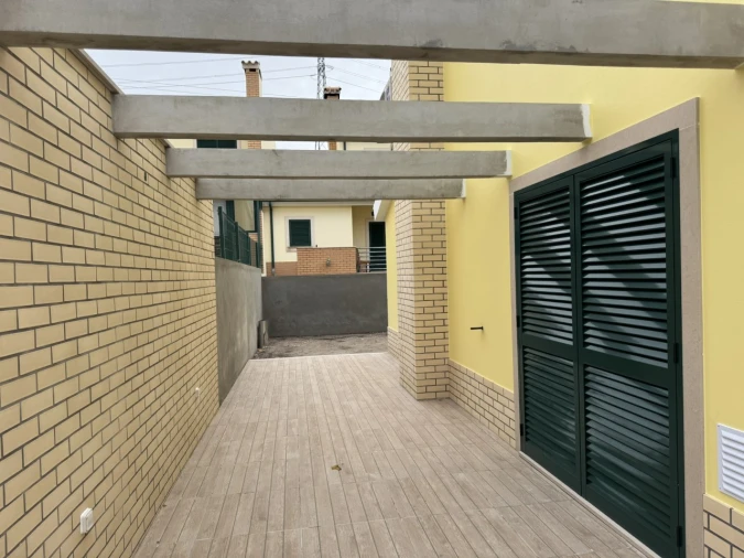 Moradia T3 para Venda em Tavarede Foto 22