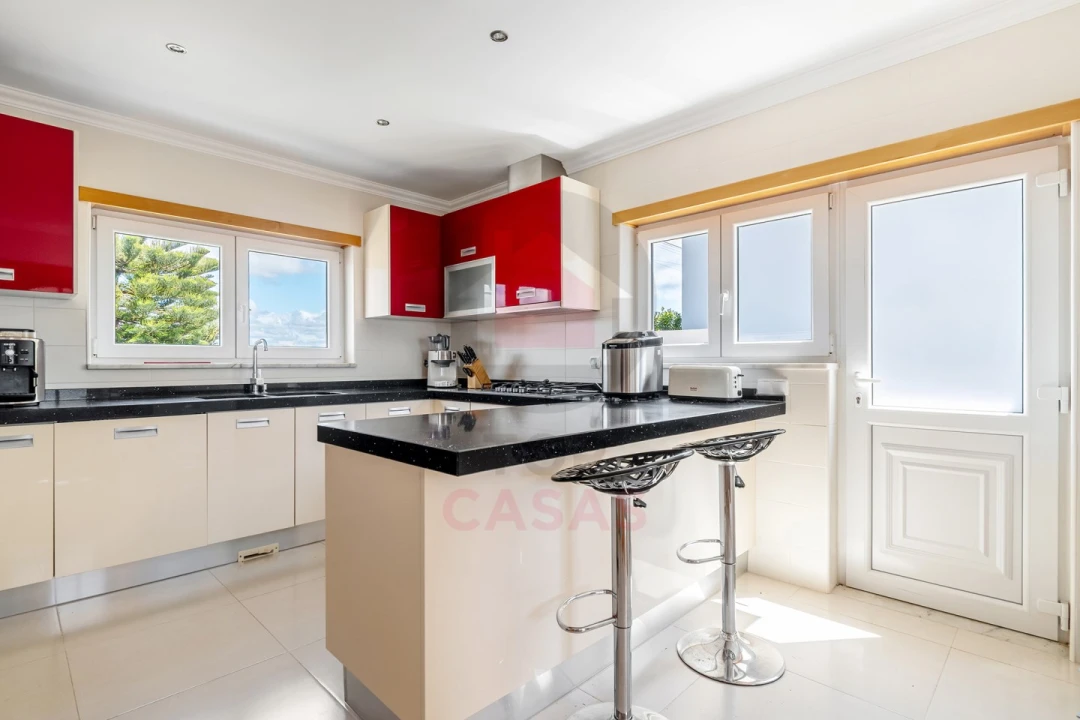 Moradia T4 para Venda em A dos Cunhados e Maceira Foto 11