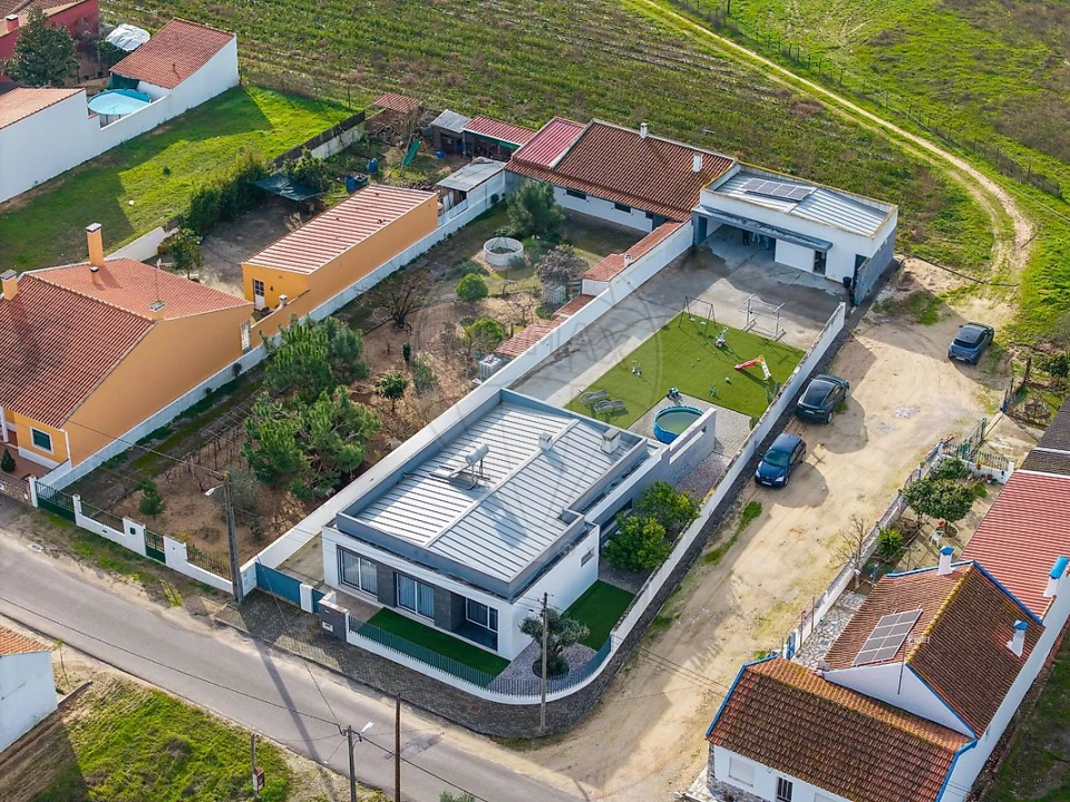 Moradia T3 para Venda em Fazendas de Almeirim Foto 4