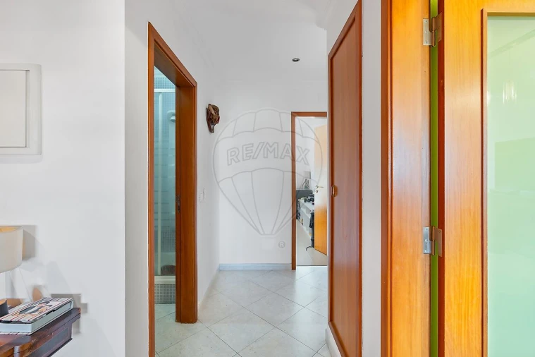 Apartamento T2 para Venda em Santo Antonio da Charneca Foto 5