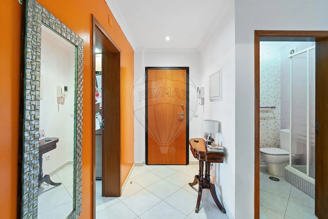 Apartamento T2 para Venda em Santo Antonio da Charneca Foto 8