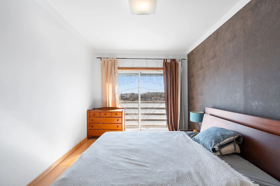 Apartamento T2 para Venda em Santo Antonio da Charneca Foto 16