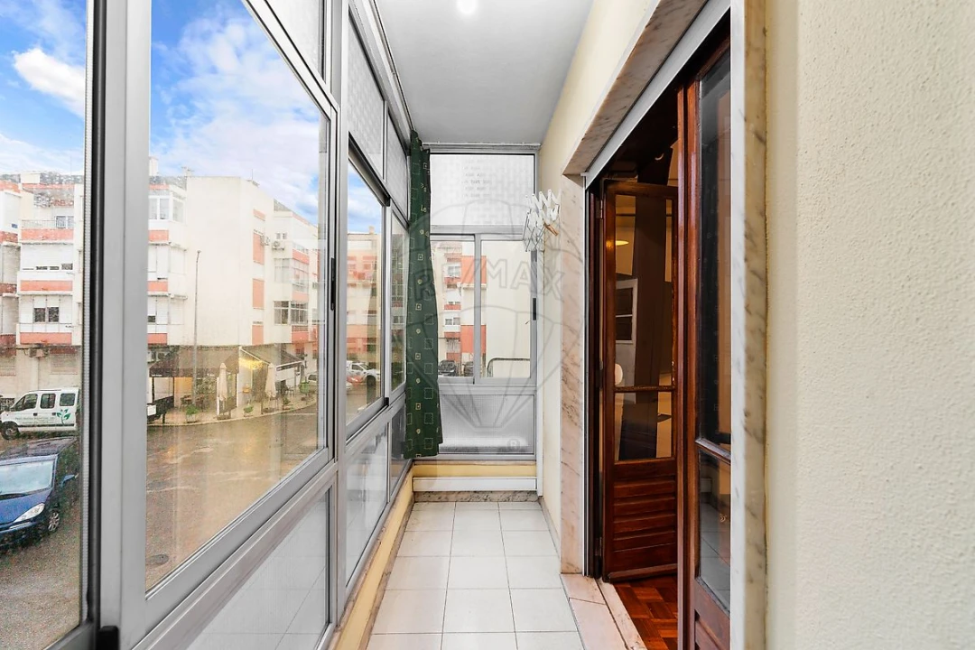 Apartamento T2 para Venda em Odivelas Foto 11