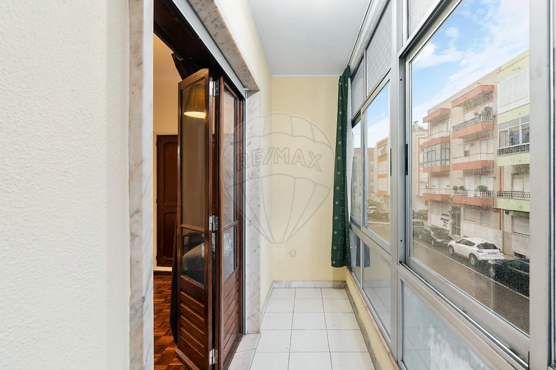 Apartamento T2 para Venda em Odivelas Foto 12