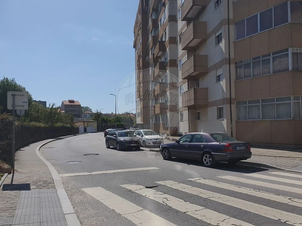Apartamento T3 para Venda em Oliveira do Douro Foto 12