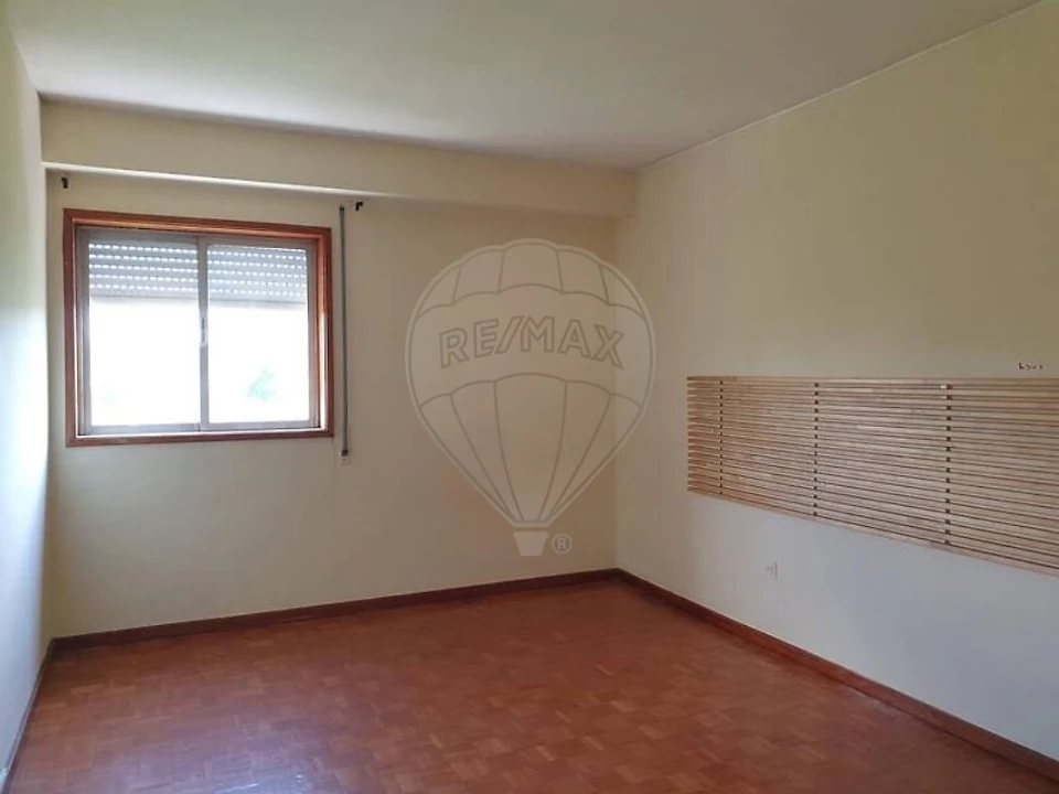 Apartamento T3 para Venda em Oliveira do Douro Foto 13