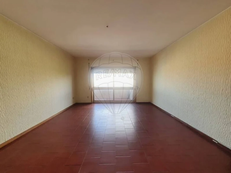Apartamento T3 para Venda em Oliveira do Douro Foto 1