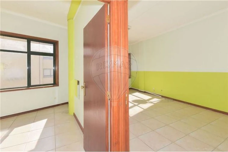 Escritório para Arrendamento em Mafamude e Vilar do Paraíso Foto 11