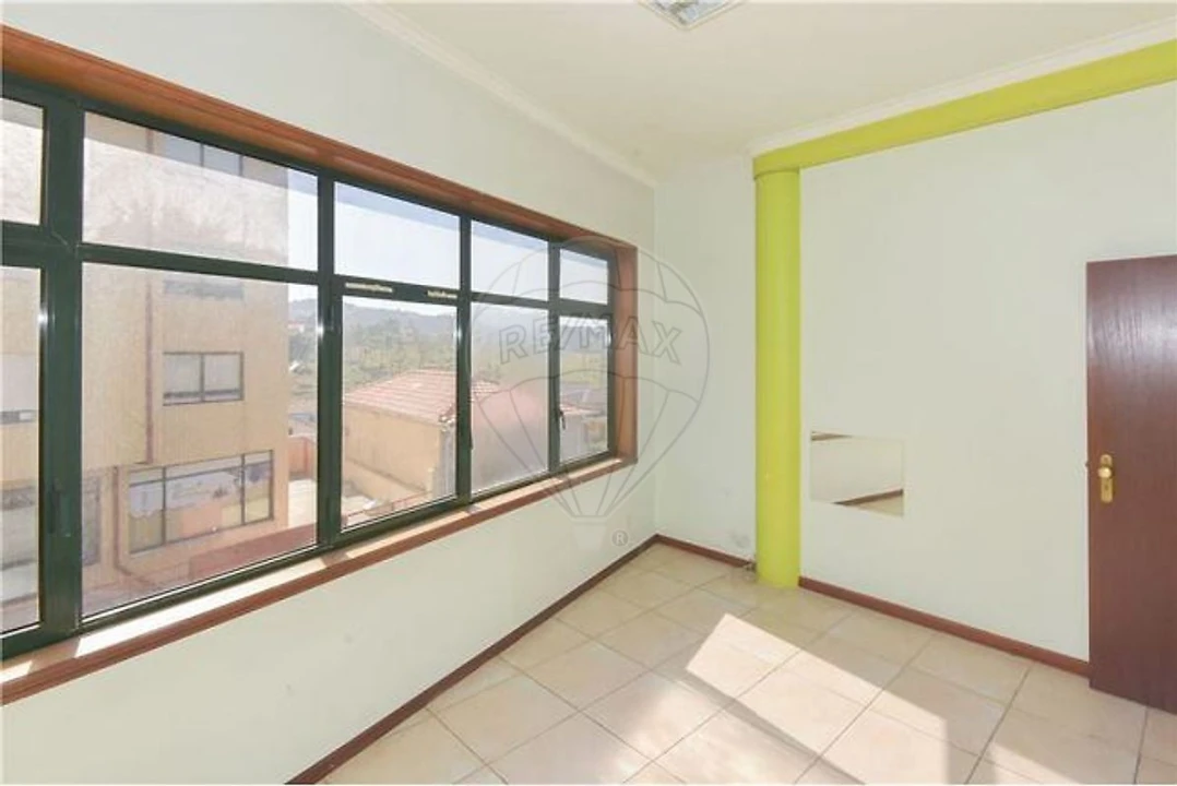 Escritório para Arrendamento em Mafamude e Vilar do Paraíso Foto 9