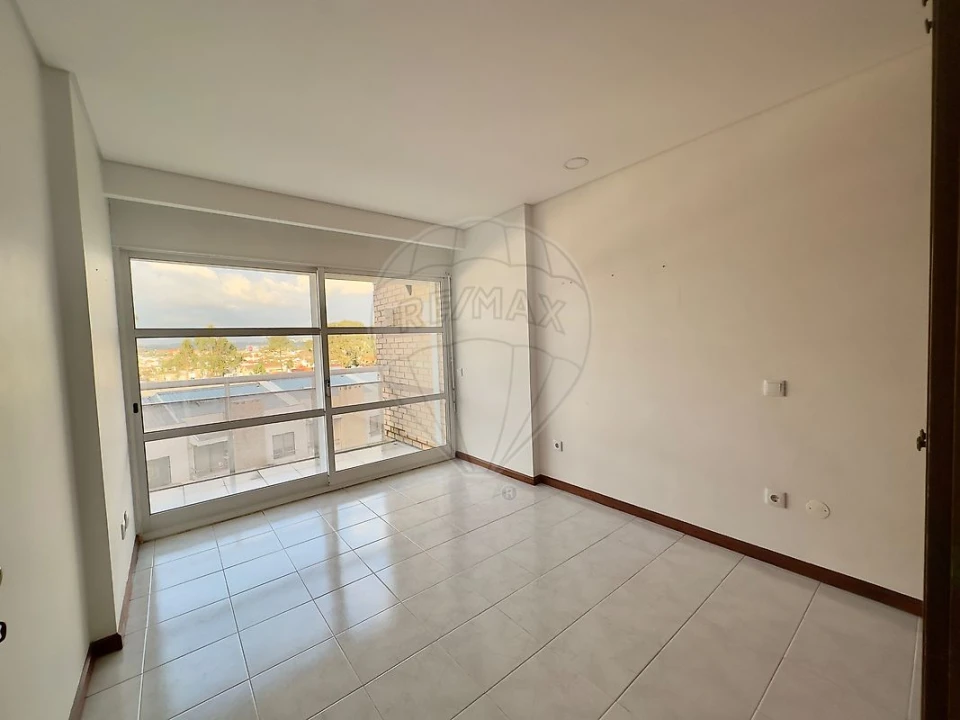 Apartamento T2 para Venda em Santa Maria de Lamas Foto 17