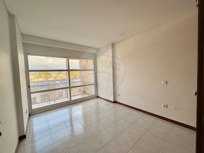 Apartamento T2 para Venda em Santa Maria de Lamas Foto 17