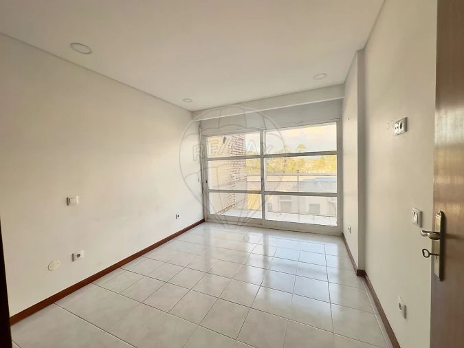 Apartamento T2 para Venda em Santa Maria de Lamas Foto 12