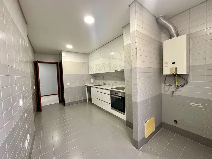 Apartamento T2 para Venda em Santa Maria de Lamas Foto 7