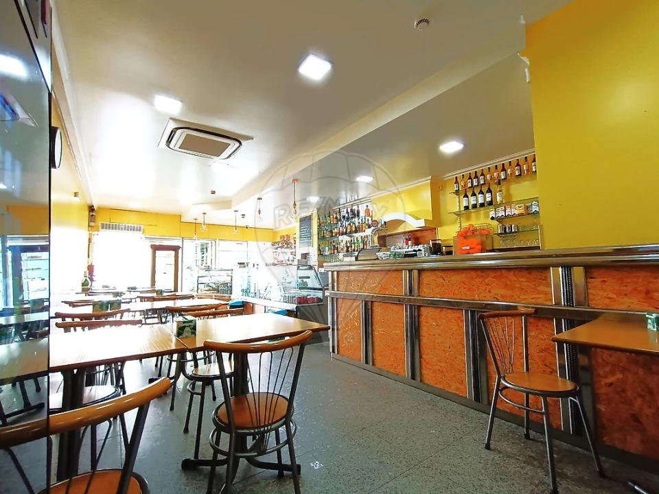 Negócio para Venda em Benfica Foto 2