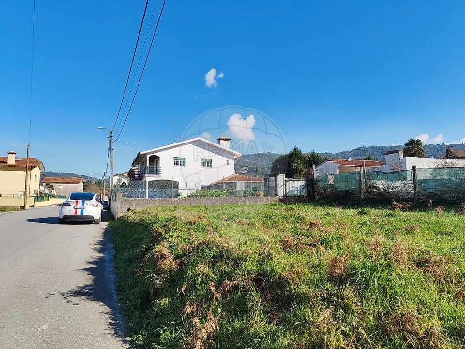 Terreno para Venda em Carregosa Foto 2