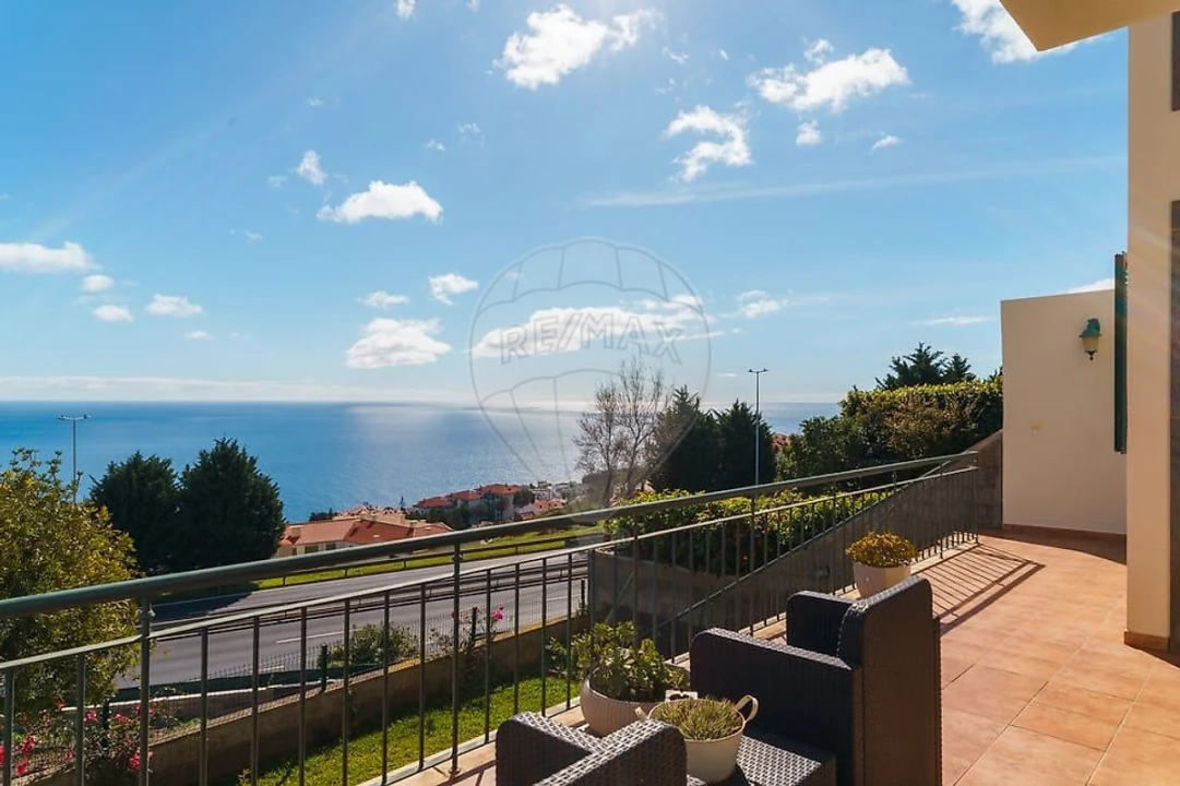 Moradia T3 para Venda em Caniço Foto 10