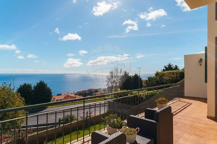 Moradia T3 para Venda em Caniço Foto 10