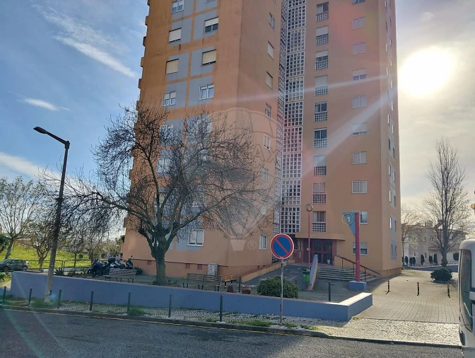 Apartamento T2 para Venda em Santo António dos Cavaleiros e Frielas Foto 5