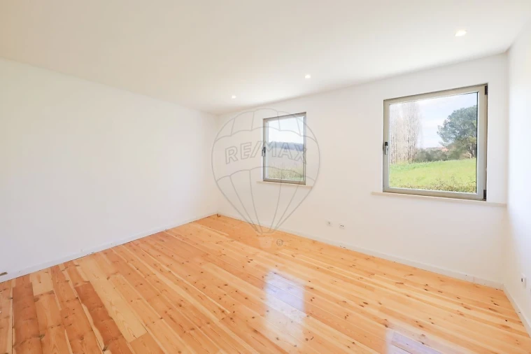 Moradia T3 para Venda em Ventosa Foto 19