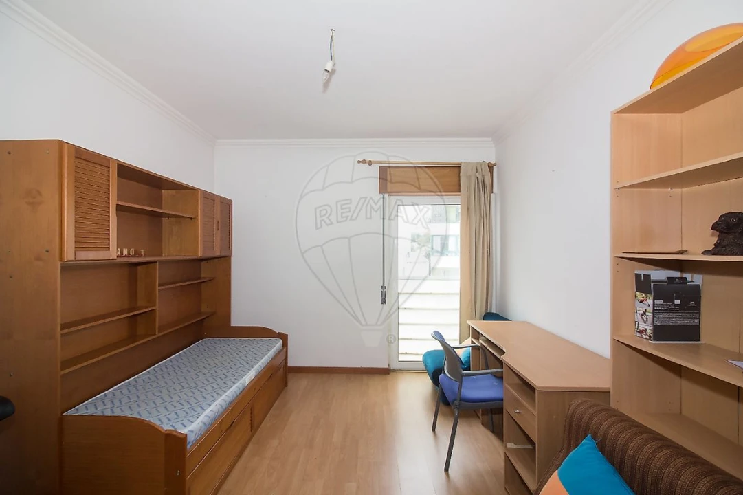 Apartamento T2 para Venda em Alcabideche Foto 12
