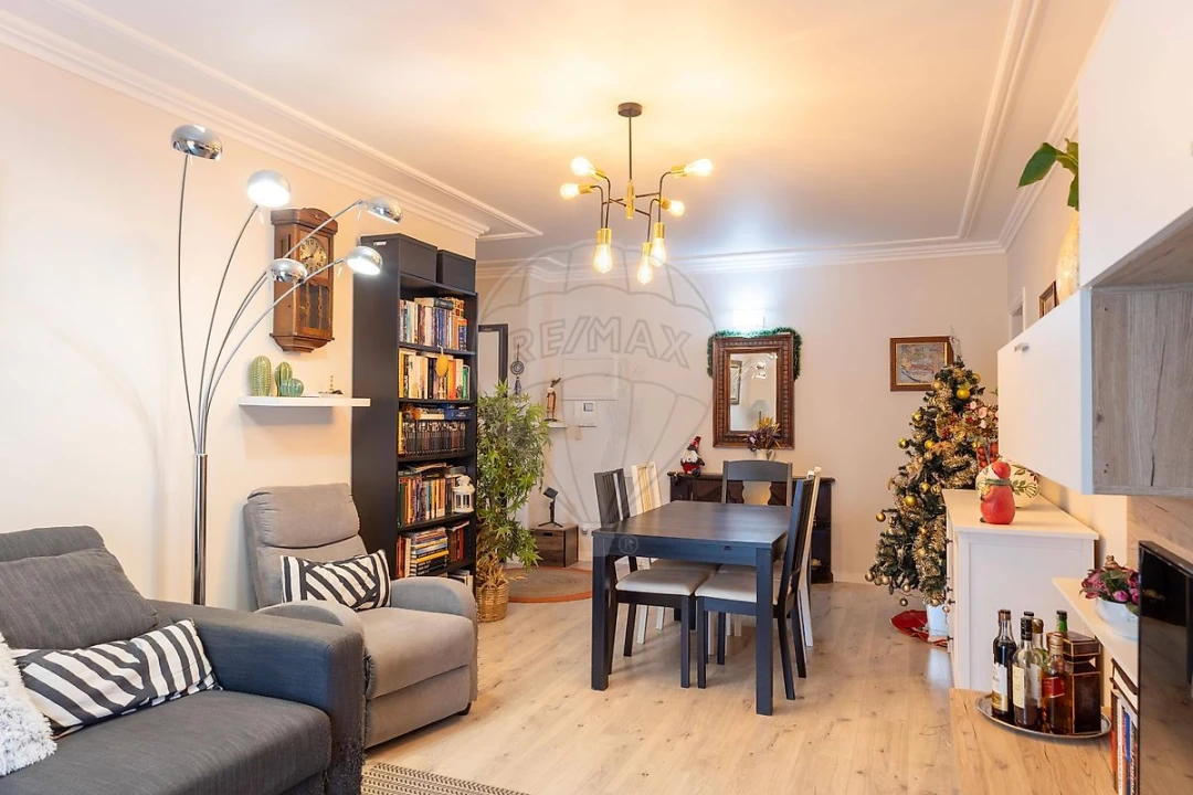 Apartamento T2 para Venda em Vila Franca de Xira Foto 17