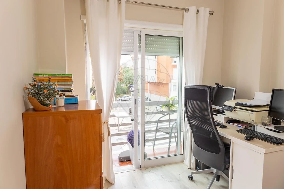 Apartamento T2 para Venda em Vila Franca de Xira Foto 12
