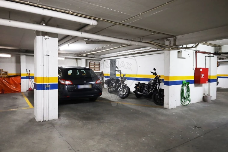 Apartamento T2 para Venda em Vila Franca de Xira Foto 24