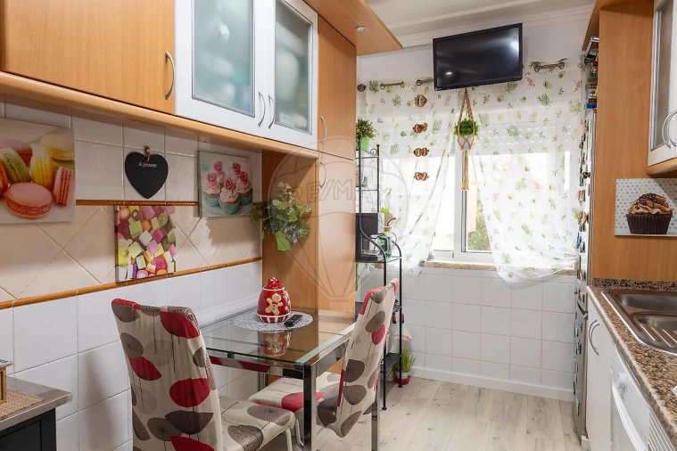 Apartamento T2 para Venda em Vila Franca de Xira Foto 4