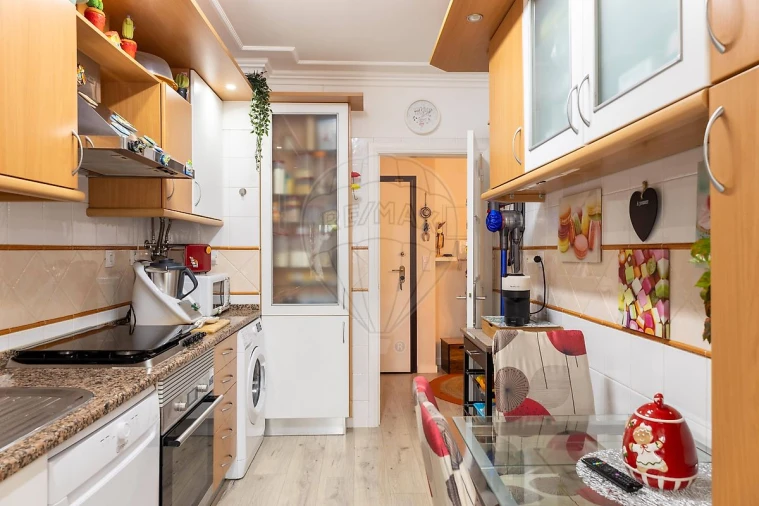 Apartamento T2 para Venda em Vila Franca de Xira Foto 6