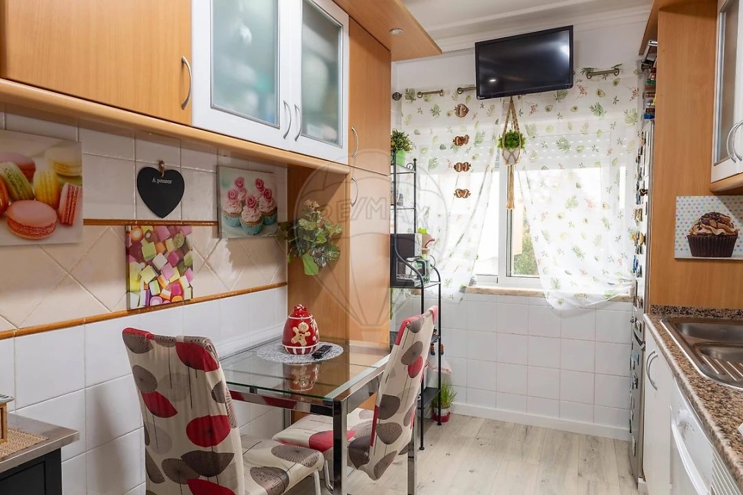 Apartamento T2 para Venda em Vila Franca de Xira Foto 4
