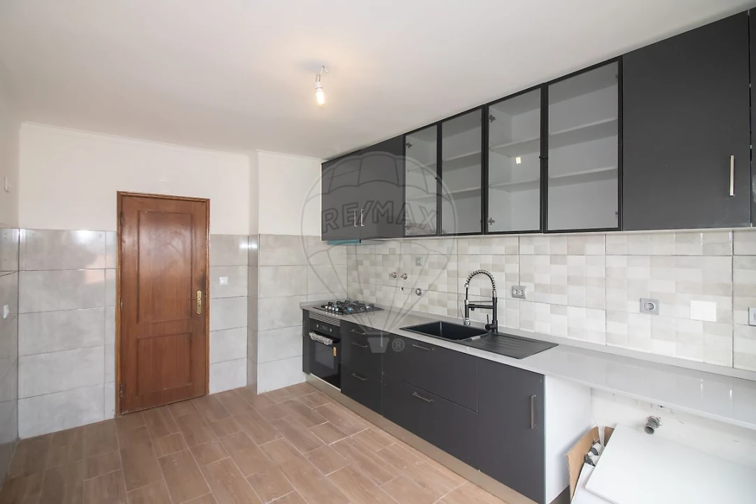 Apartamento T3 para Venda em Carregado e Cadafais Foto 18