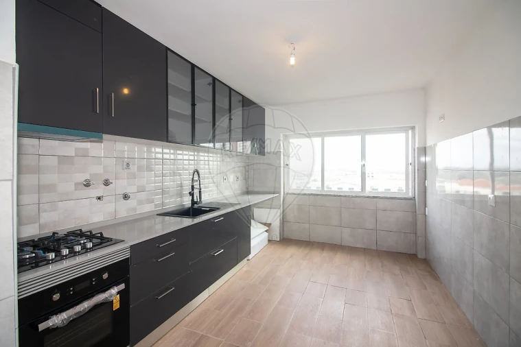 Apartamento T3 para Venda em Carregado e Cadafais Foto 17